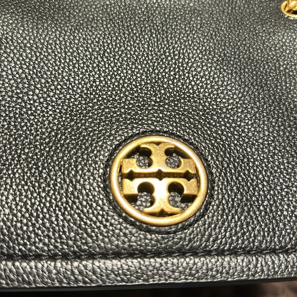 Tory Burch Carson Convertible Shoulder/Crossbody Bag - Picture 5 of 16